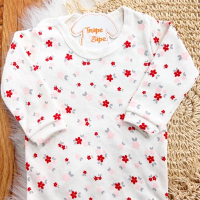  CONJ. DE MALHA 3 PEÇAS - Flores Bordadas e Gola Gripyr - Off White e Vermelho